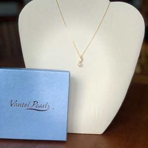 Vantel Pearls Golden Teardrop Necklace
